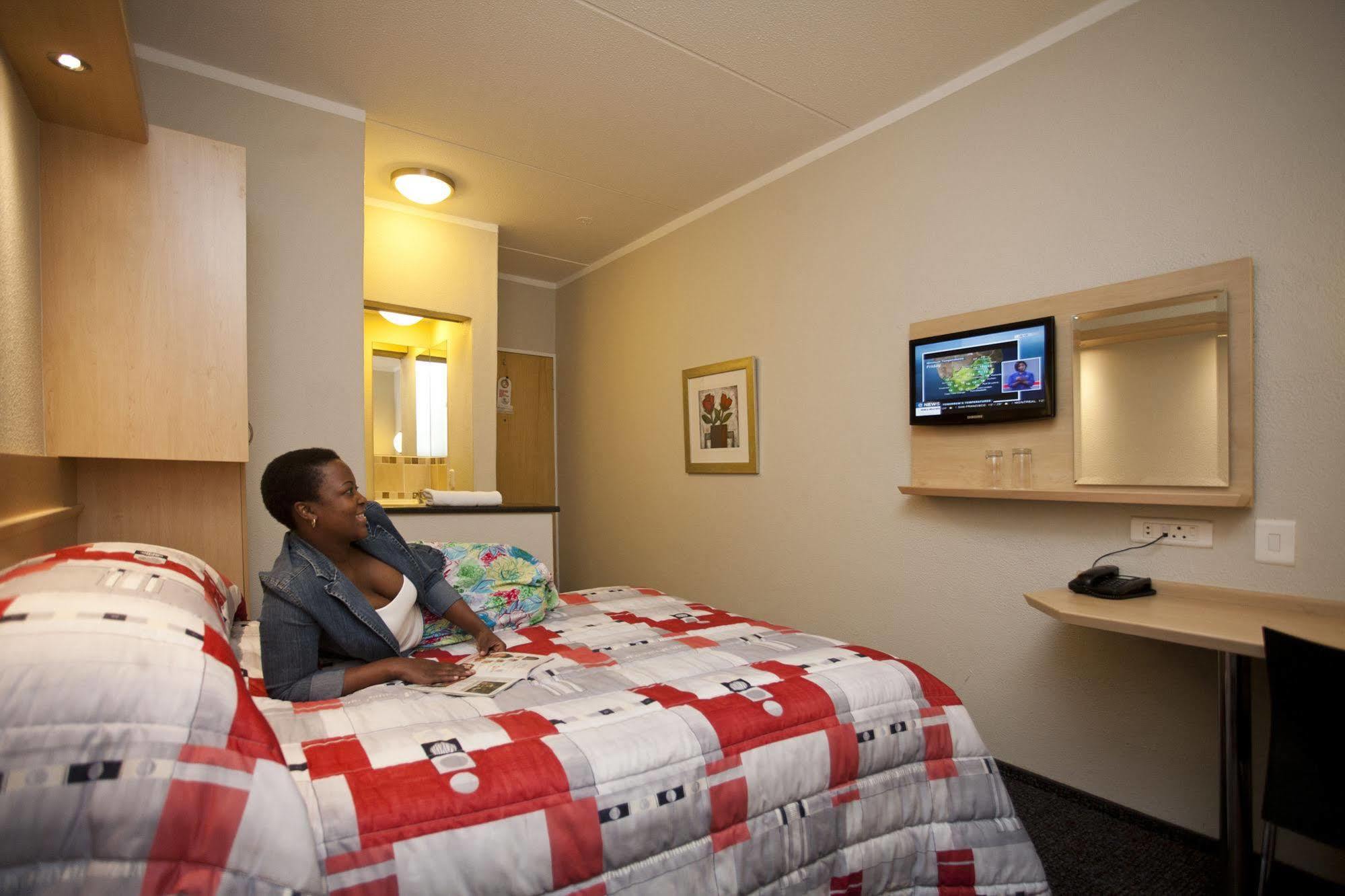 Brakpan Road Lodge Carnival City מראה חיצוני תמונה